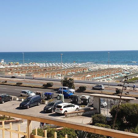 Il Mare Di Roma Apartment リド・ディ・オスティア エクステリア 写真