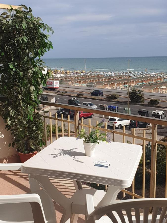Il Mare Di Roma Apartment リド・ディ・オスティア エクステリア 写真